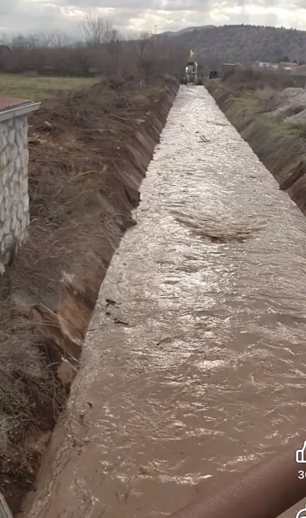 (VIDEO) Pogledajte kako izgleda probijeni kanal Mareze, voda potekla