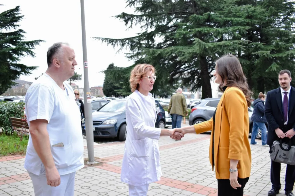 Milatović: Niko ne smije biti sam u borbi protiv raka 6 Milatović: Niko ne smije biti sam u borbi protiv raka
