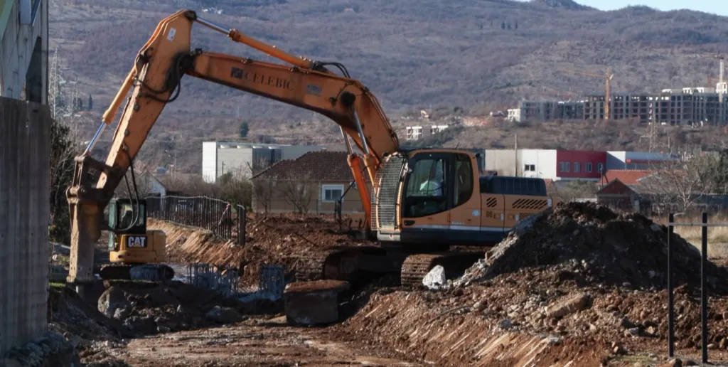 (VIDEO) Završeno čišćenje kanala Mareze kod DG Arene, naredna faza čeka odobrenje institucija 3 (VIDEO) Završeno čišćenje kanala Mareze kod DG Arene, naredna faza čeka odobrenje institucija