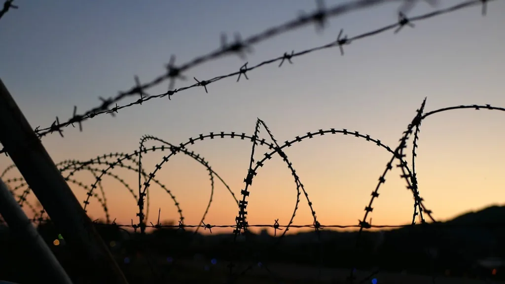 Rekordne racije imigracionog sistema širom Britanije i Škotske