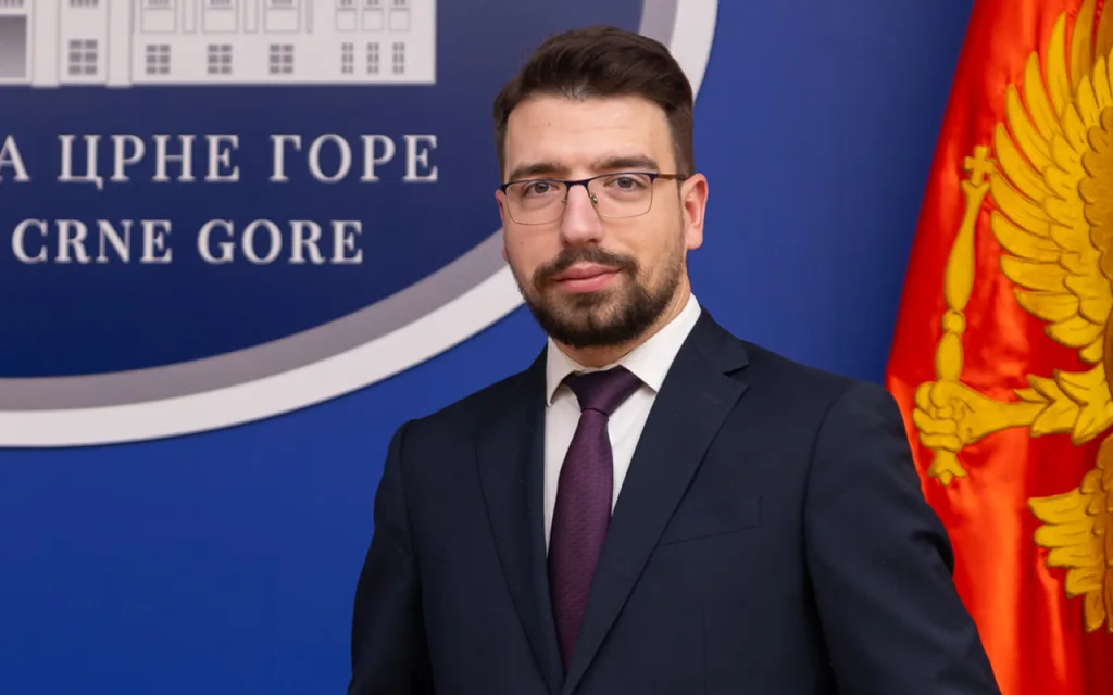 Miličić: Mandić smatra da Tramp zaslužuje Nobelovu nagradu i sa velikim zadovoljstvom je potpisnik dokumenta kojim se to konstatuje 5 Miličić: Mandić smatra da Tramp zaslužuje Nobelovu nagradu i sa velikim zadovoljstvom je potpisnik dokumenta kojim se to konstatuje