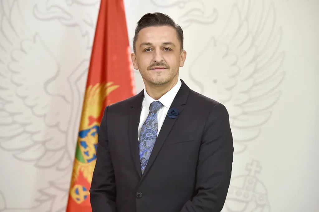 Vuković: Proširivanje prava roditeljskog odsustva zahtijevaće dodatna budžetska sredstva 7 Vuković: Proširivanje prava roditeljskog odsustva zahtijevaće dodatna budžetska sredstva