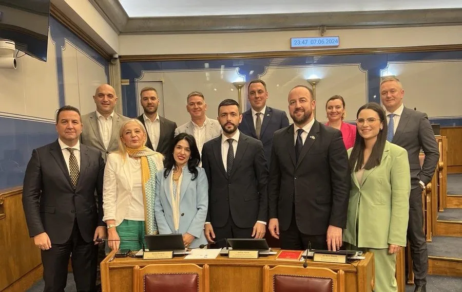 Klub poslanika DPS-a pisao Dukaju: Traže skraćenje mandata SO Kotor i razrješenje Jokića