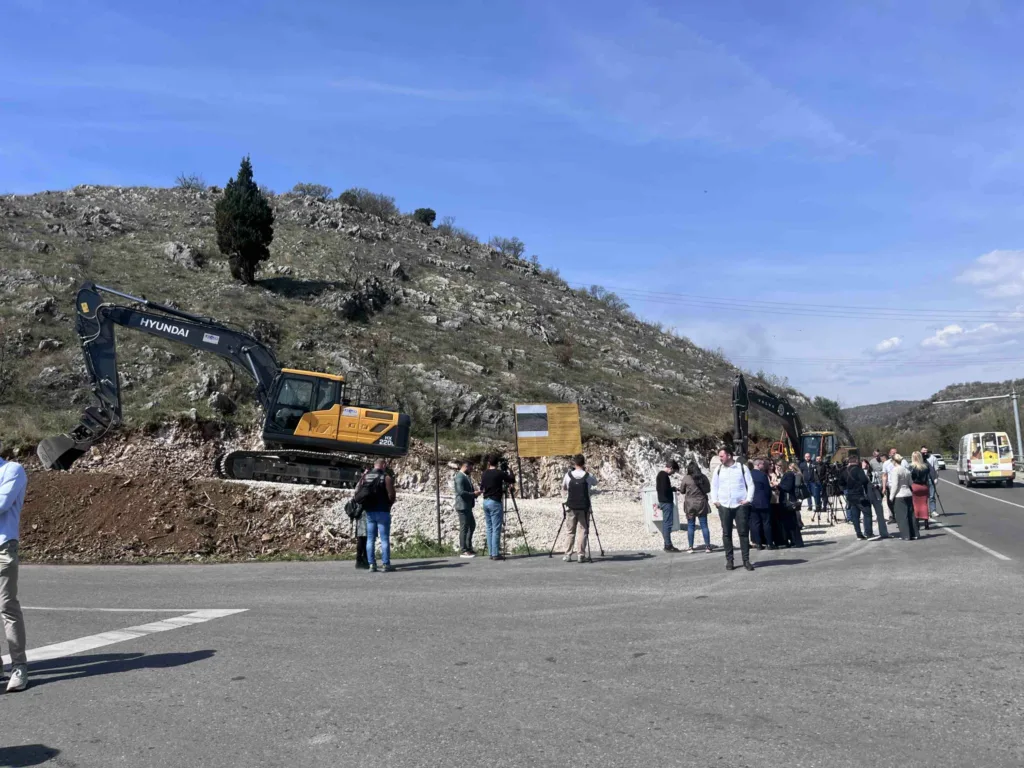 Počela izgradnja projekta Velje brdo: Spajić: Želimo da obezbijedimo građanima stanove po normalnim cijenama; Radunović: U prvoj fazi biće 630 stanova 4 41b4e955 ca9e 4ed8 8396 d852874b97d5 1