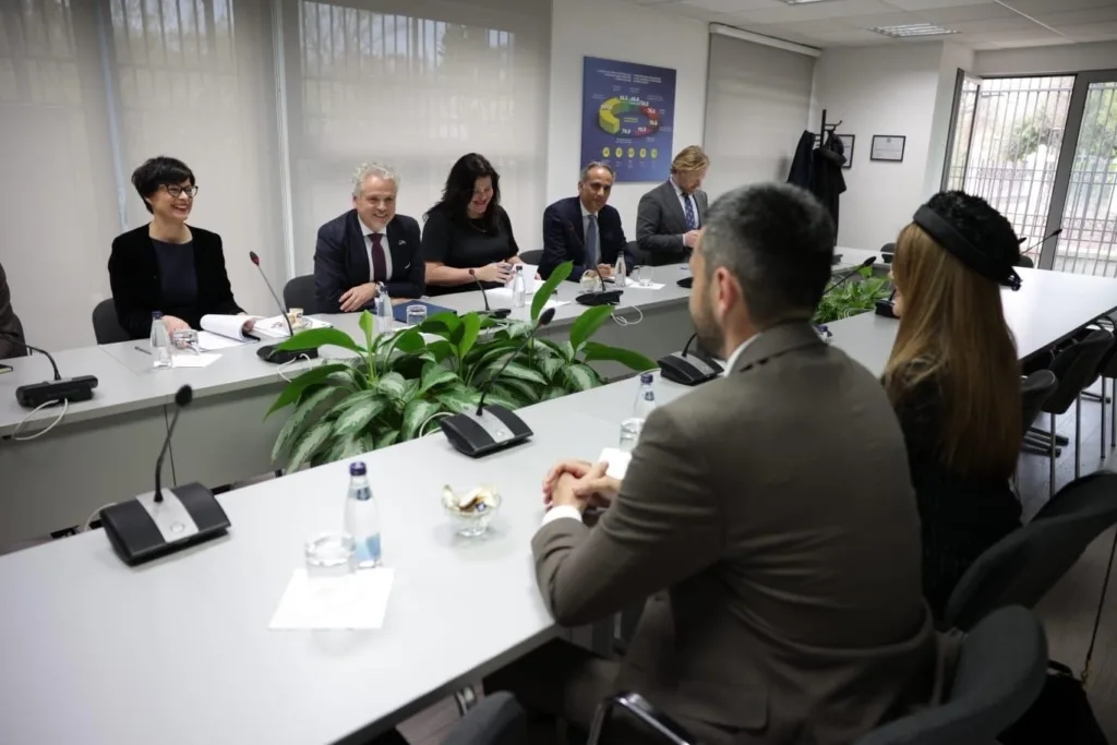 428097ba fab6 4636 96ae b4de005e39ab