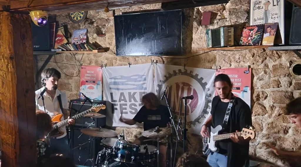 Crnogorska mlada rok scena nije usnula