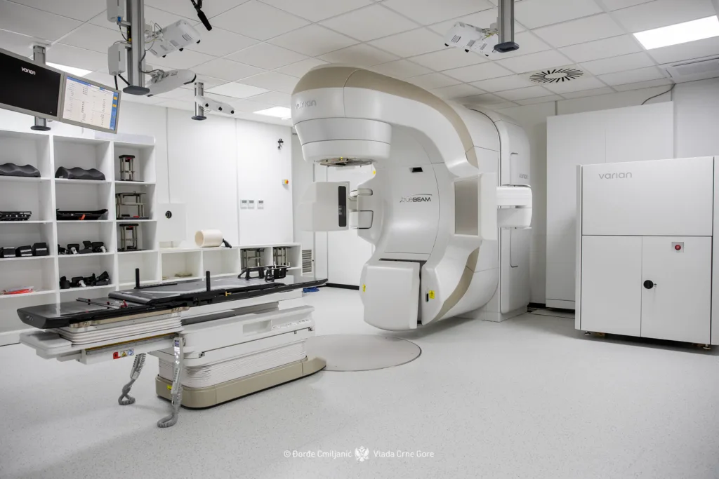 Crna Gora dobila najsavremeniji linearni akcelerator za liječenje malignih bolesti