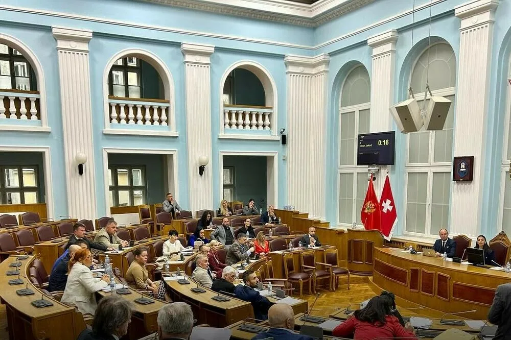 „Častiće“ SDP deset mandata: Niko s liste DPS-a neće da popuni upražnjena mjesta u cetinjskom parlamentu