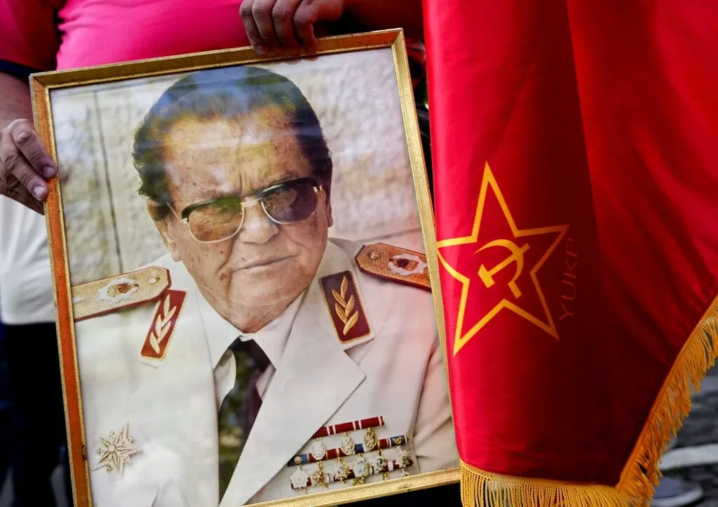 Tito dobija spomen-bistu na Cetinju