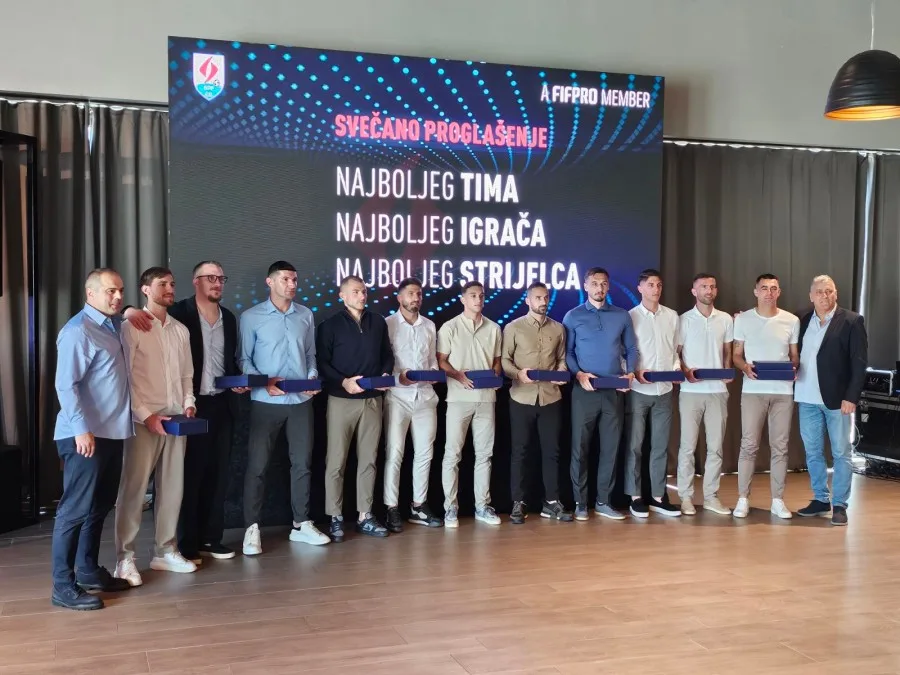 Andrija Bulatović igrač sezone 1.CFL 11 Andrija Bulatovic