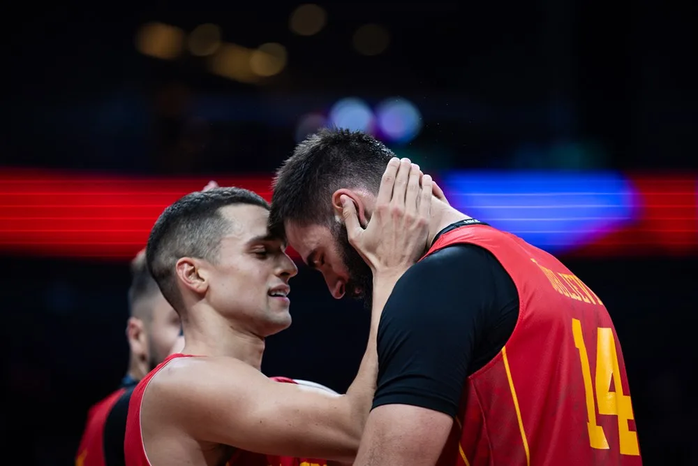 Crna Gora bez kapitena na Eurobasketu: Bojan Dubljević mora na operaciju ruke 5 Crna Gora bez kapitena na Eurobasketu: Bojan Dubljević mora na operaciju ruke