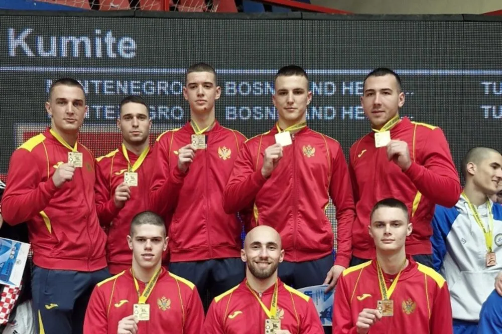 Zlatne medalje za muški kata tim i ekipu u borbama