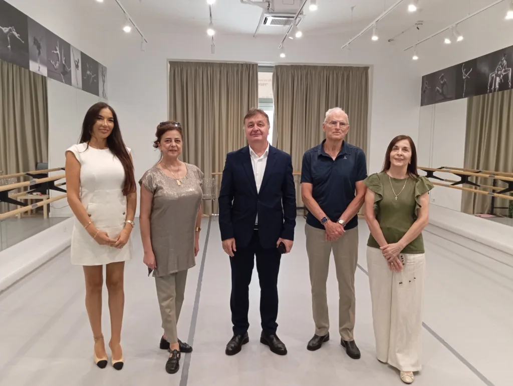 Potpredsjednik Vlade Aleksić obišao Baletsku školu „Princeza Ksenija” 5 Potpredsjednik Vlade Aleksić obišao Baletsku školu „Princeza Ksenija”