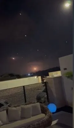 Hezbolah ispalio 100 raketa na sjever Izraela, Iran se pridružio ispaljivanjem balističkih raketa