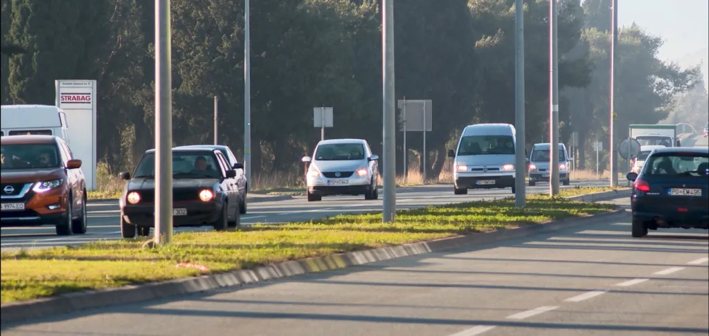 U Crnoj Gori registrovano 304.000 vozila, potrebni alternativni vidovi prevoza