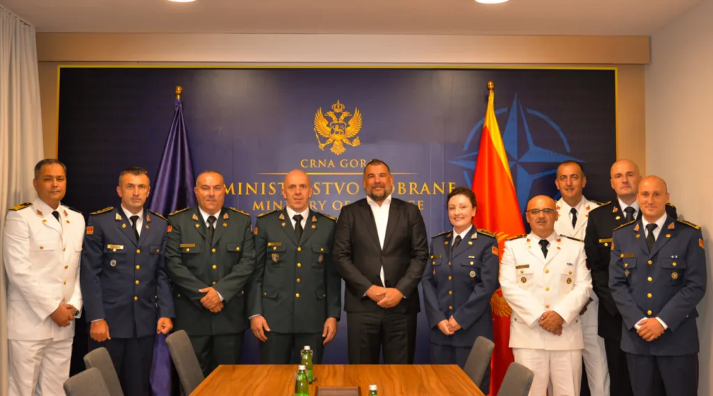 Krapović: Snažna i moderno obučena vojska garant sigurnosti građana Crne Gore