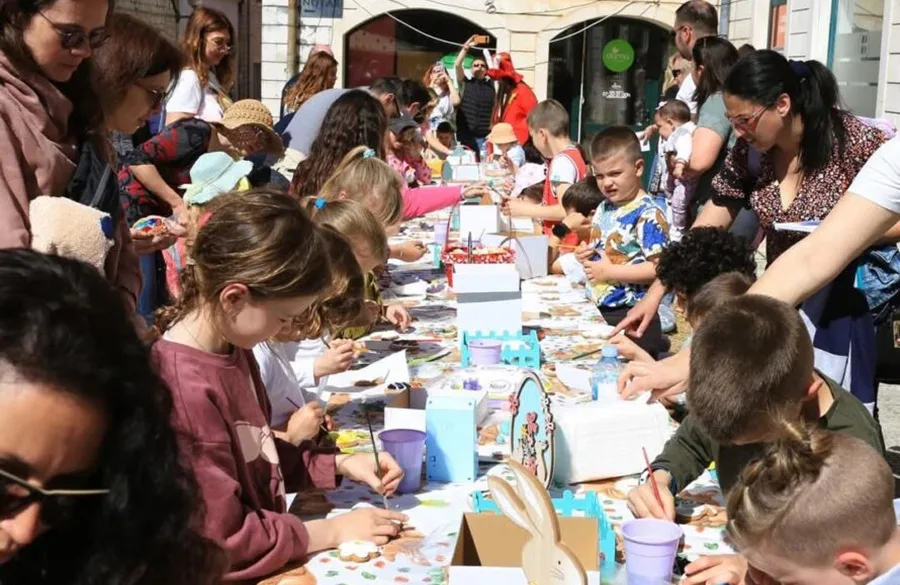 “Biram radost“: Praznični programi na glavnom novskom trgu 1 “Biram radost“: Praznični programi na glavnom novskom trgu
