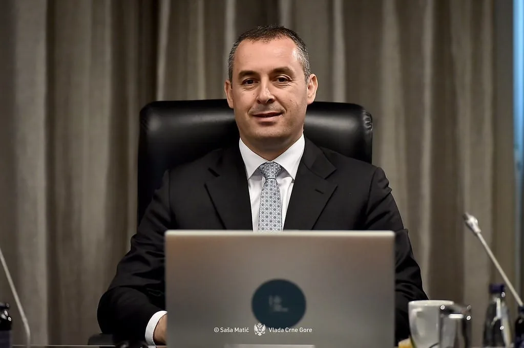 Novi školski teren otvoren u Spužu uz podršku Ministarstva sporta i mladih 12 Novi školski teren otvoren u Spužu uz podršku Ministarstva sporta i mladih