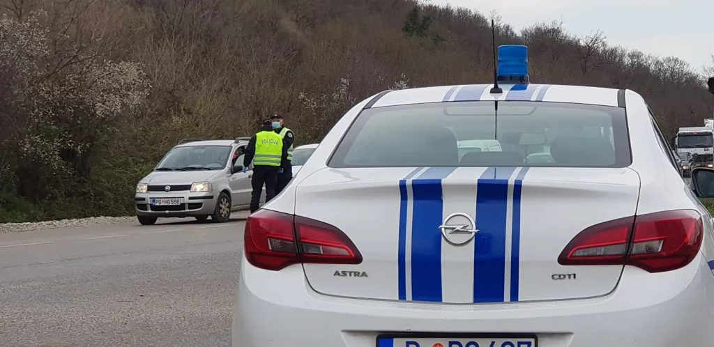 U danima vikenda uhapšeno 90 vozača 13 U danima vikenda uhapšeno 90 vozača