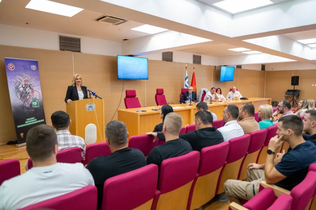 Borovinić-Bojović otvorila prvu obuku za korišćenje defibrilatora: Naša vizija je pametan grad, koji preventivno djeluje i zdravstveno opismenjuje 7 Borovinić-Bojović otvorila prvu obuku za korišćenje defibrilatora: Naša vizija je pametan grad, koji preventivno djeluje i zdravstveno opismenjuje