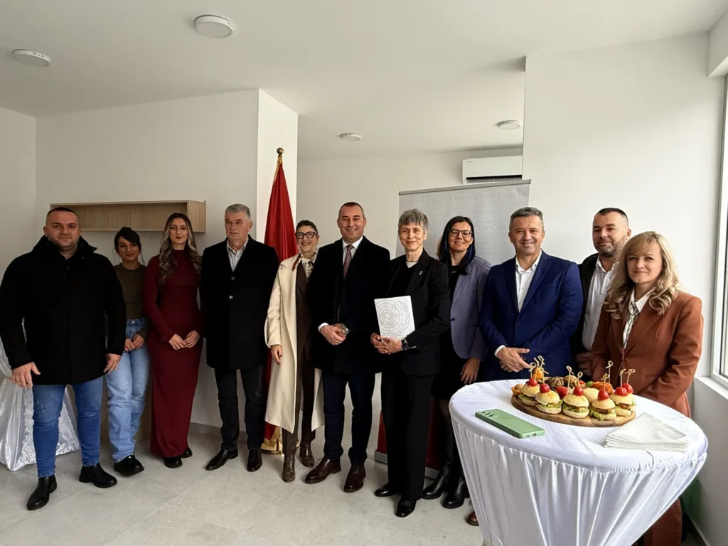 Šćekić svečano otvorio Omladinski servis u Plužinama 13 Šćekić svečano otvorio Omladinski servis u Plužinama