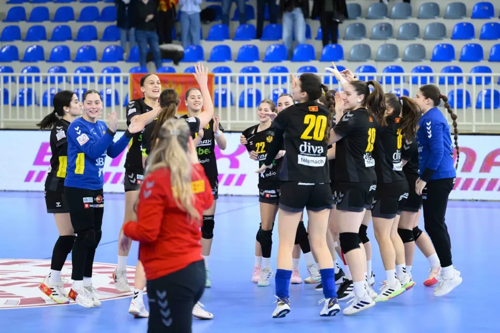Kadetkinje žele stopama juniorki, Krstović i Perović obarali 18 igračica za drugu fazu priprema