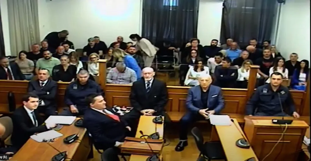 Snimak iz sudnice: Pročitana optužnica – za šta SDT tereti Lazovića, Katnića i Čađenovića