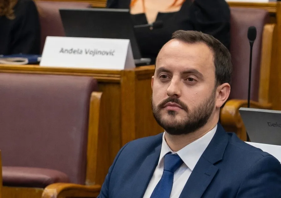 Kristjan Dukaj tvrdi da mu je prijetio službenik Zavoda za zapošljavanje