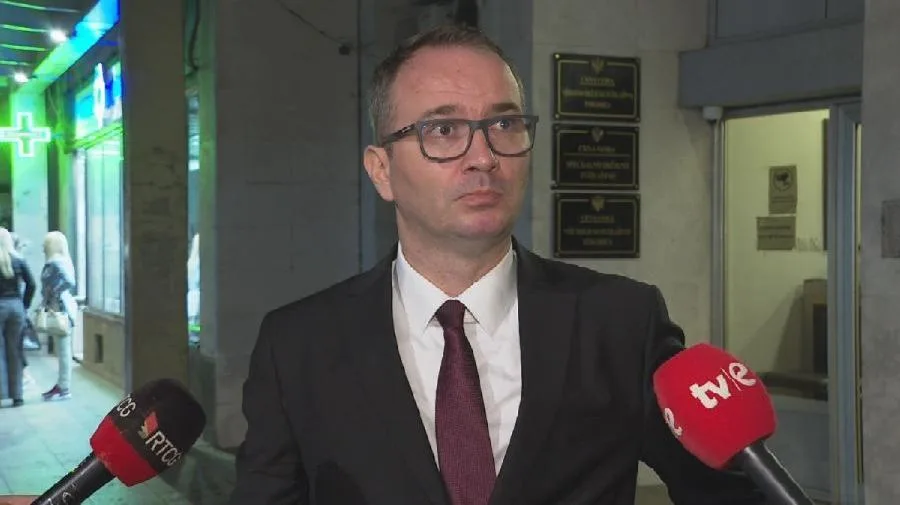 Jovanović: Pokrenuti postupak lišenja poslovne sposobnosti Vučića