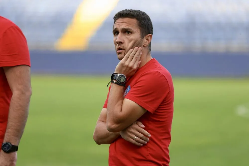 Vlahović nije više trener Otranta, kormilo preuzima Savović?