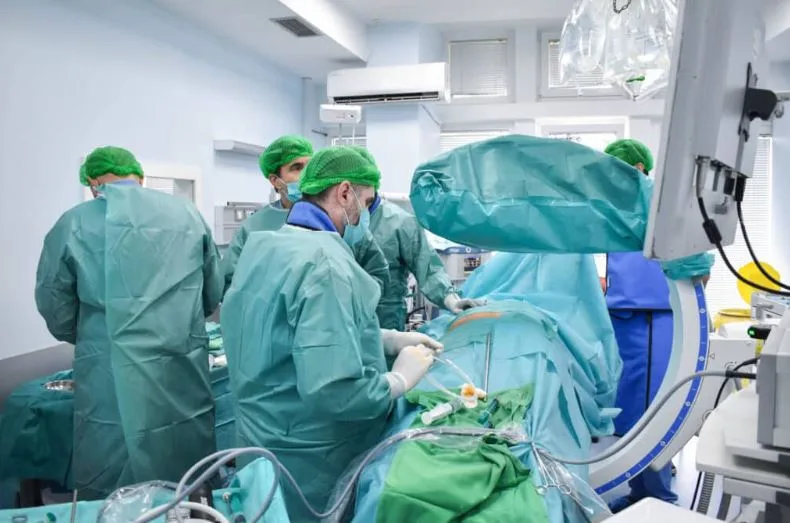 Operacija klinicki centar foto kccg