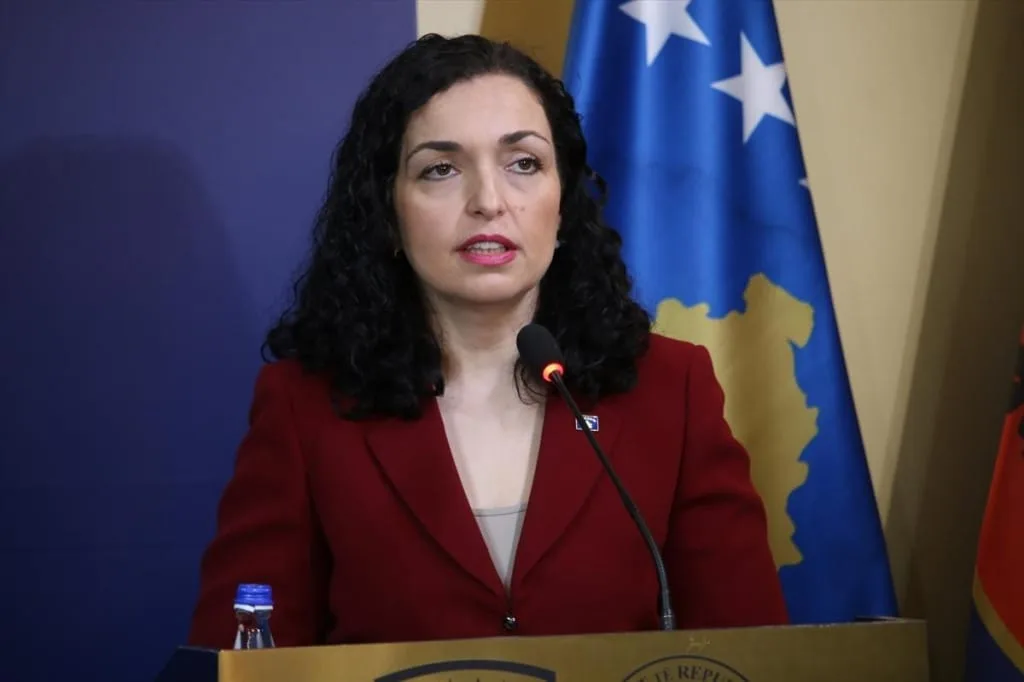 Osmani predala dužnost predsjednici kosovskog parlamenta