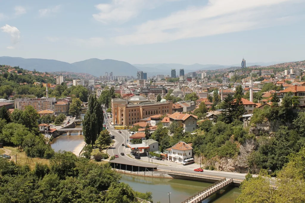 Uhapšeni dekan Stomatološkog fakulteta u Sarajevu i glavna prosvjetna inspektorka