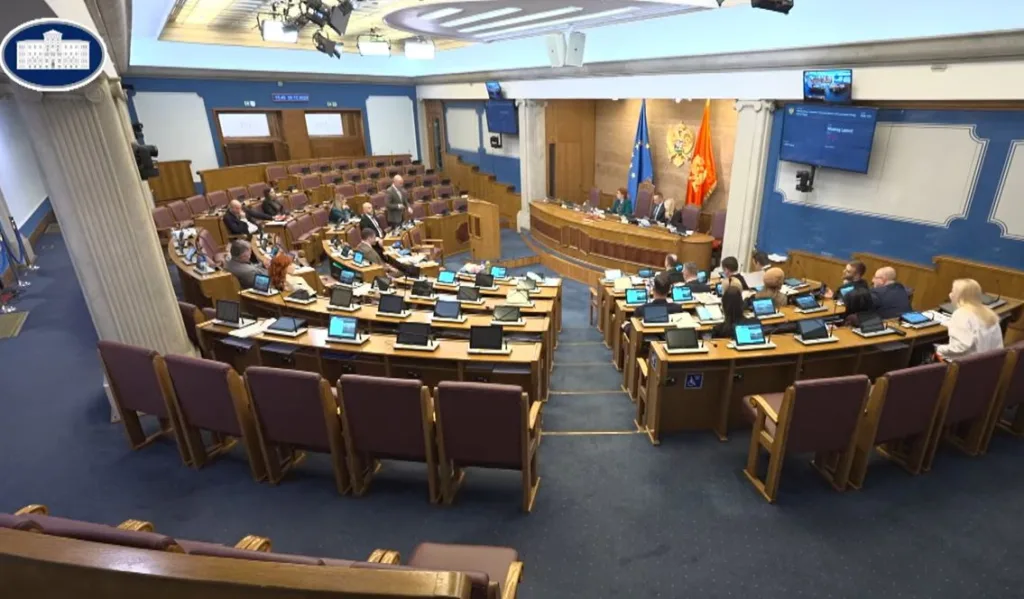 Pižurica: Zakon o statusu potomaka dinastije Petrović Njegoš ne dijeli Crnu Goru 8 Pižurica: Zakon o statusu potomaka dinastije Petrović Njegoš ne dijeli Crnu Goru