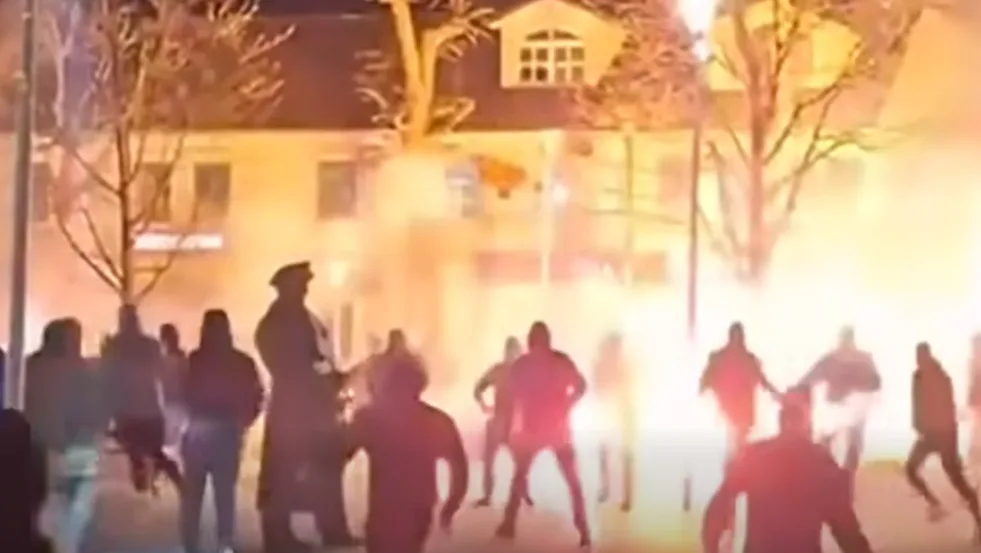 (VIDEO) Uprava policije: Pravovremenom reakcijom spriječen fizički sukob navijačkih grupa u Nikšiću 1 Tuca Balkanski navijaci FB printskrin