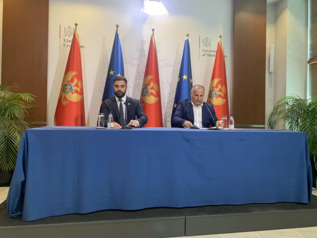 Radulović: Smijenićemo Odbor direktora i podnijeti krivične zbog stanja u kojem se nalazi brod "Kotor" 12 Radulović: Smijenićemo Odbor direktora i podnijeti krivične zbog stanja u kojem se nalazi brod „Kotor“