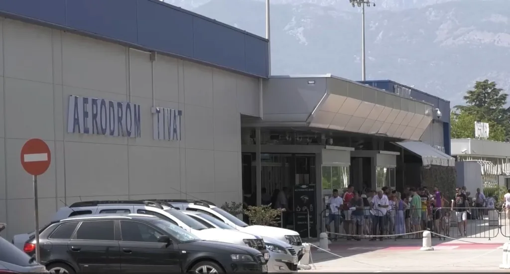 aerodrom tivat foto gradski me