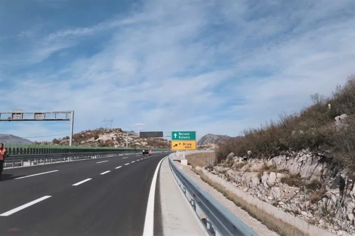 Monteput: Auto-put od početka godine opslužio 1,22 miliona vozila 13 Monteput: Auto-put od početka godine opslužio 1,22 miliona vozila