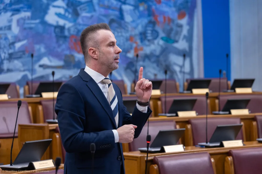 Bogdanović: Zbog DPS-a je narod bio pod vodom, prva familija pod milionima, a država pod mafijom