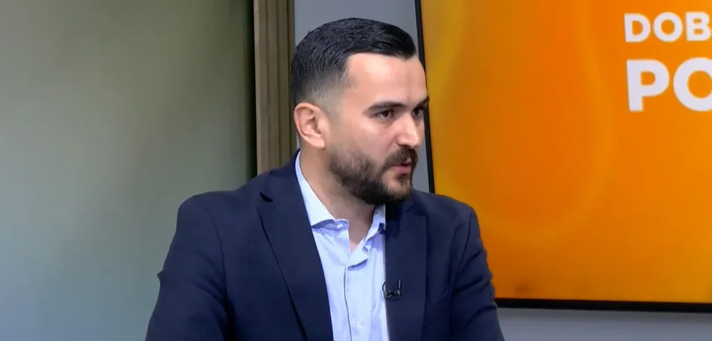(VIDEO) Gajović: Zelenilo efikasno u uređenju grada uprkos slučajevima vandalizma, godišnje obradimo 50.000 kvadrata 1 (VIDEO) Gajović: Zelenilo efikasno u uređenju grada uprkos slučajevima vandalizma, godišnje obradimo 50.000 kvadrata