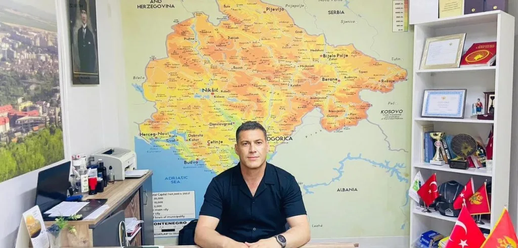 Udruženje iseljenika iz Crne Gore u Turskoj: Azemović ignoriše naše udruženje i ne poštuje simbole 4 Udruženje iseljenika iz Crne Gore u Turskoj: Azemović ignoriše naše udruženje i ne poštuje simbole