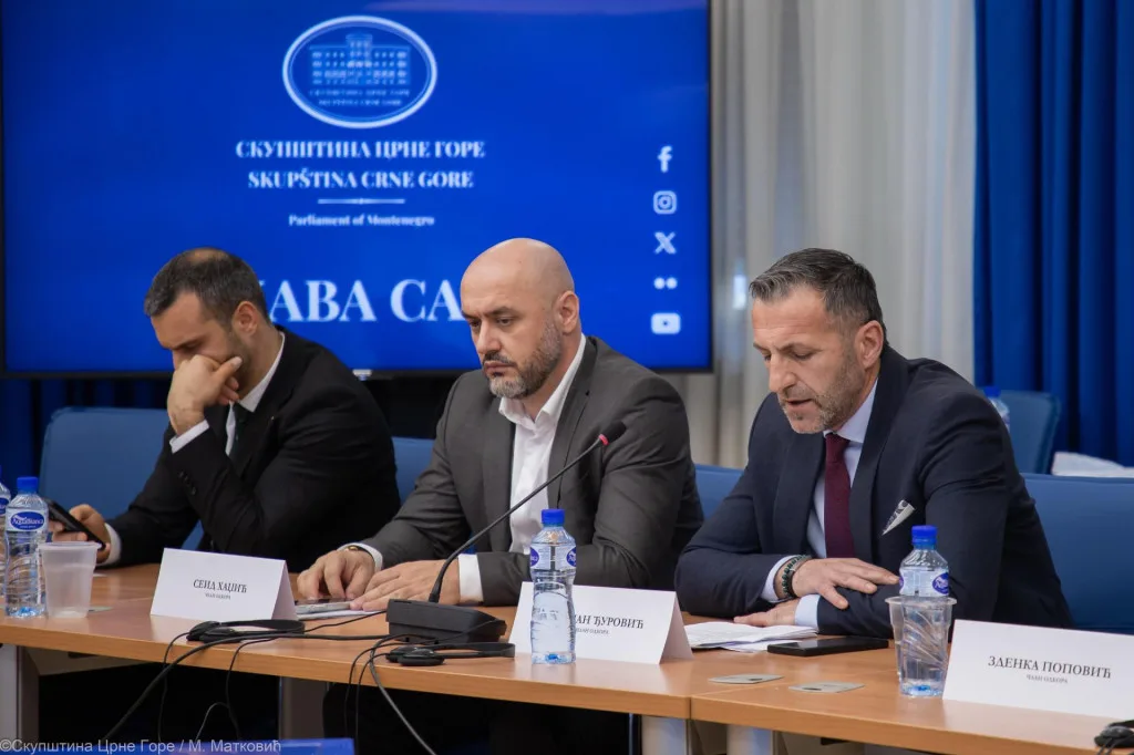 Porez na dobitke igara na sreću od 50 do 1.500 eura biće 10 odsto 9 Porez na dobitke igara na sreću od 50 do 1.500 eura biće 10 odsto