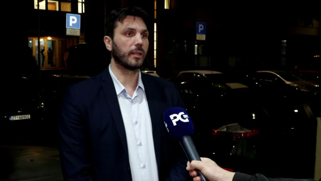 (VIDEO) Otašević: Simptomatično je da se prijetnje Kestnera događaju nakon pretresa i hapšenja Aca Đukanovića 14 (VIDEO) Otašević: Simptomatično je da se prijetnje Kestnera događaju nakon pretresa i hapšenja Aca Đukanovića