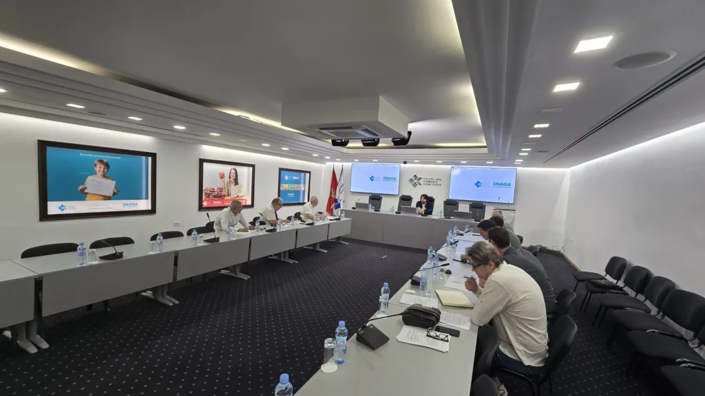 Održan sastanak Radne grupe za izradu Nacrta Zakona o geološkim istraživanjima 24 Održan sastanak Radne grupe za izradu Nacrta Zakona o geološkim istraživanjima