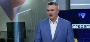 Vuksanović: Asfalt na sve četiri trake Bulevara Tivat-Jaz biće postavljen do kraja sedmice 2 Vuksanović: Asfalt na sve četiri trake Bulevara Tivat-Jaz biće postavljen do kraja sedmice