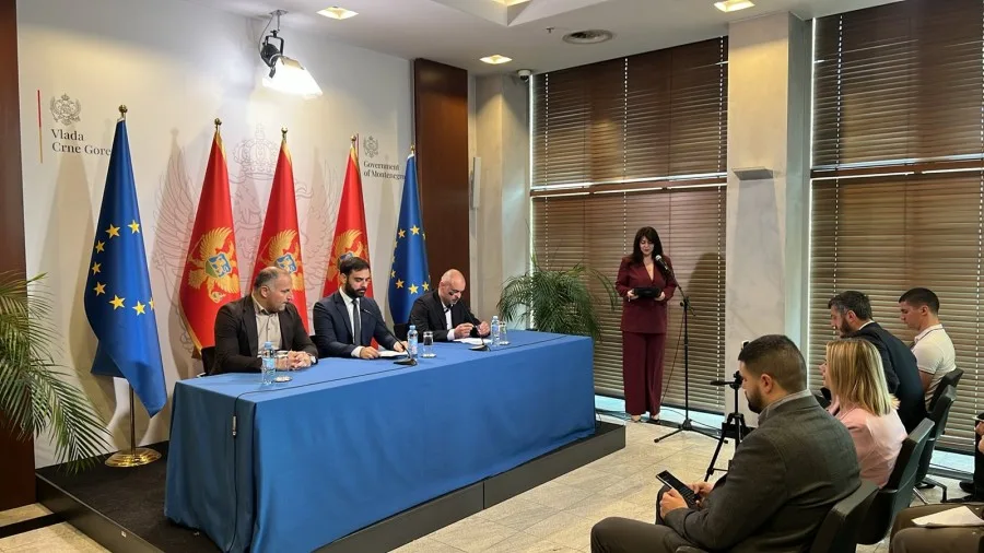 Radulović: Našli rješenje za Crnogorsku plovidbu, niko neće ostati bez posla 15 Radulović: Našli rješenje za Crnogorsku plovidbu, niko neće ostati bez posla