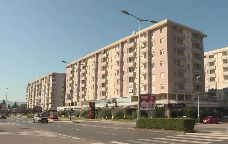 Prosječna cijena kvadrata stana u novogradnji u Podgorici 2.066 eura, na primorju 2.328, na sjeveru 1.209 9 Prosječna cijena kvadrata stana u novogradnji u Podgorici 2.066 eura, na primorju 2.328, na sjeveru 1.209