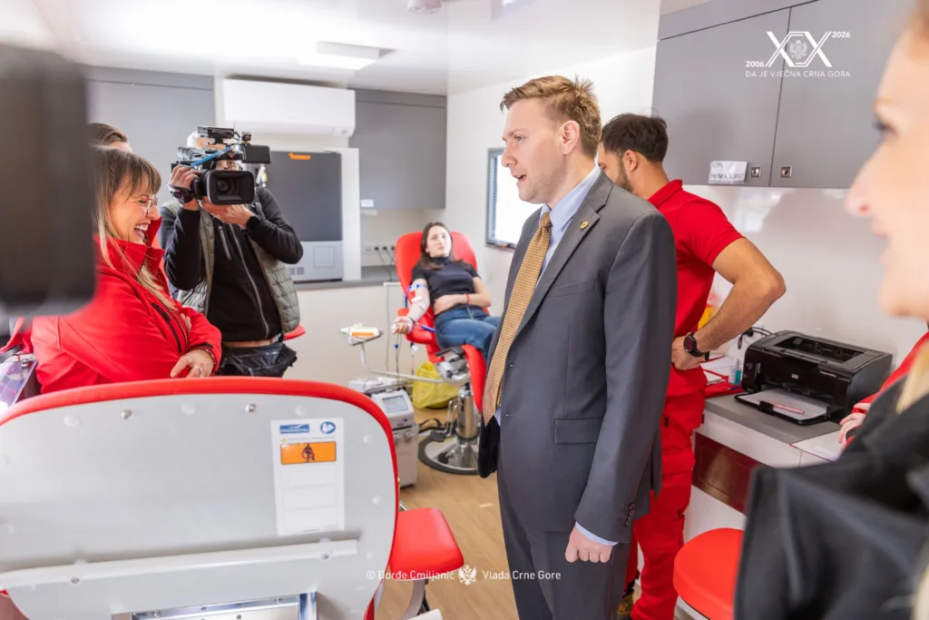 Ministar Šimun predstavio transfuziomobil: Važan korak u jačanju sistema dobrovoljnog davalaštva krvi u Crnoj Gori