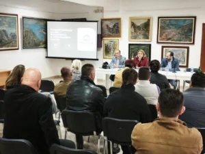 612af0f8 35af 48f3 a77a 66b7980cf7d1