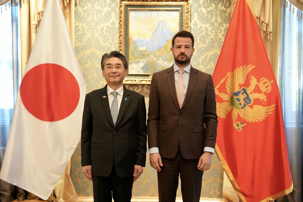 Milatović received letters of credence from newly appointed ambassadors of Hungary, Japan, the Philippines and Ecuador 4 Milatović primio akreditivna pisma novoimenovanih ambasadora Mađarske, Japana, Filipina i Ekvadora